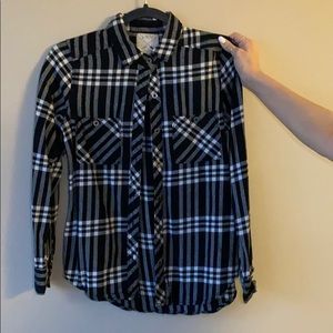 Women’s black and white flannel